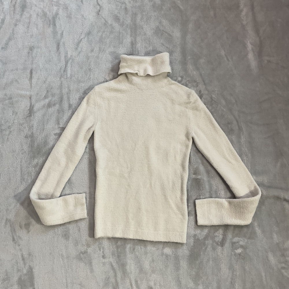 Wilfred Free Aritzia Cream Fuzzy Stretchy Ribbed Turtleneck Sweater XS 105651